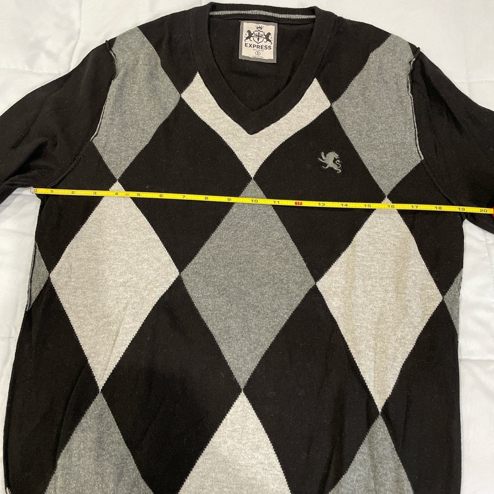 Sweater - Picture 4 of 5